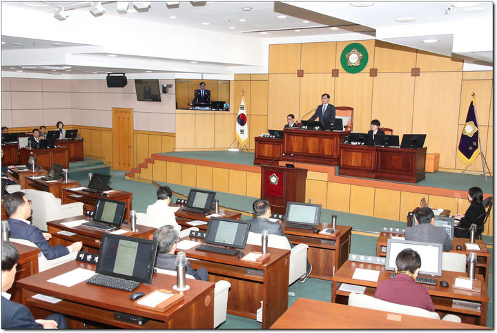 [정읍=뉴시스] 최정규 기자 = 전북 정읍시의회는 11일 제302회 임시회를 개회하고, 19일까지 9일간의 일정으로 의사일정을 시작했다.(사진=정읍시의회 제공)2025.02.11. *재판매 및 DB 금지