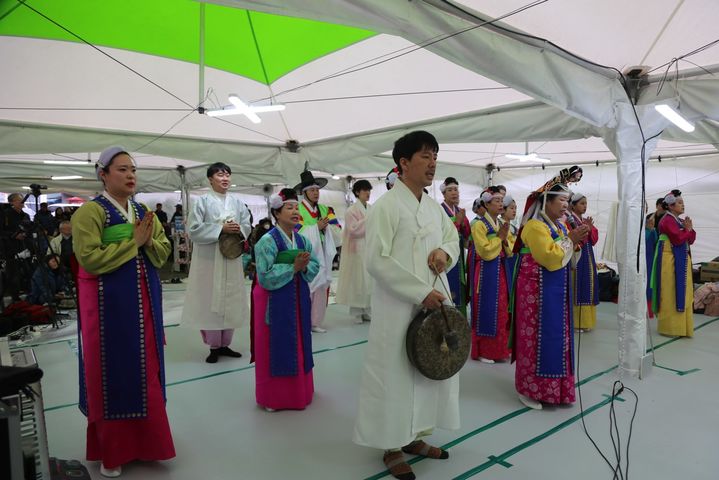 [부산=뉴시스] 2024년 부산 기장군에서 진행된 전통 풍어제 (사진=부산 기장군 제공) 2025.02.11. photo@newsis.com *재판매 및 DB 금지