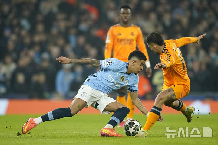[맨체스터=AP/뉴시스]맨시티 브라질 출신 윙어 사비뉴. 2025.02.11.