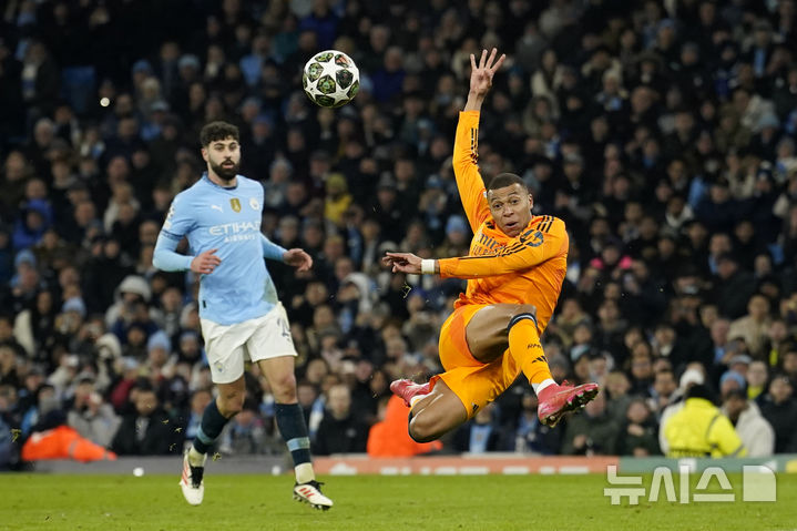 [맨체스터=AP/뉴시스]레알마드리드 음바페. 2025.02.11.