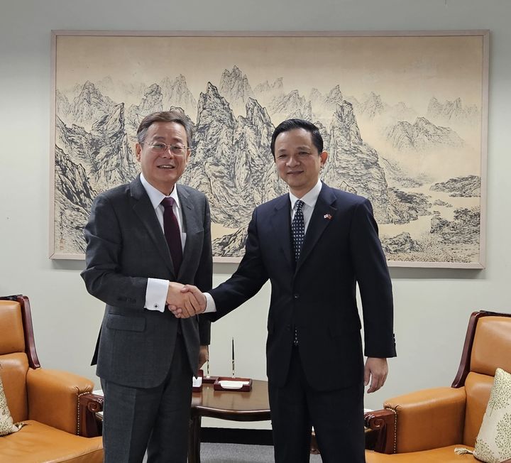 [서울=뉴시스] 조구래 외교전략정보본부장이 12일 다이빙 주한중국대사를 접견한 모습. (사진=외교부 제공) 2025.02.12. *재판매 및 DB 금지