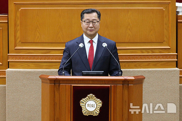 [안양=뉴시스] 5분 발언에 나선 안양시의회 김정중 의원. (사진=김 의원 제공). 2025.02.13. photo@newsis.com