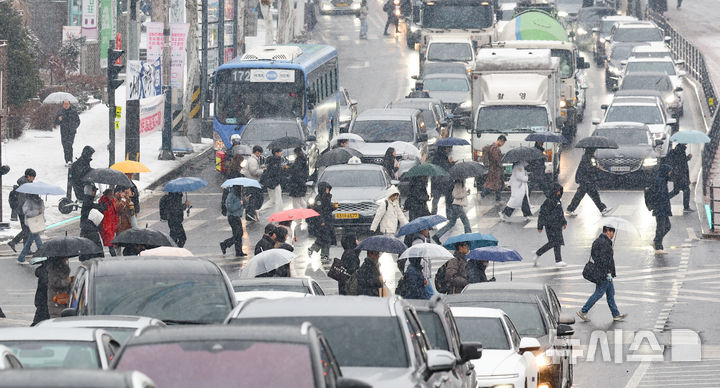 인천, 아침 눈 내리고 강추위…예상 적설량 1㎝