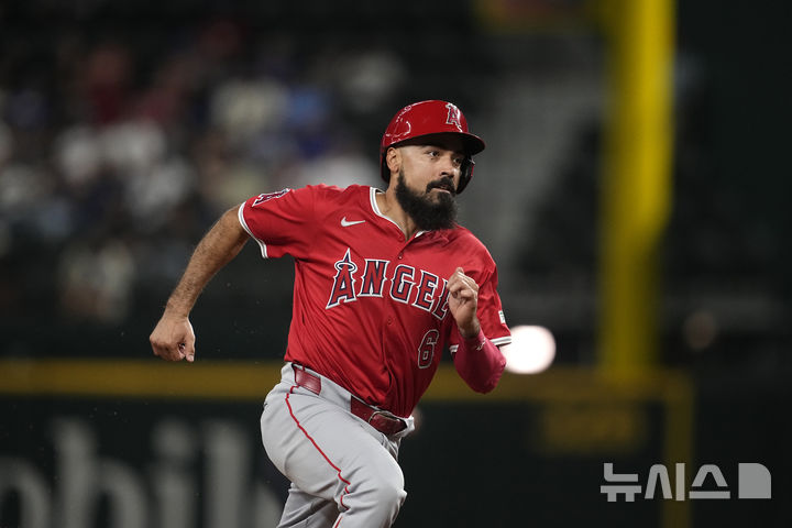 [텍사스=AP/뉴시스] 메이저리그(MLB) LA 에인절스의 3루수 앤서리 렌든. 2025.11.27.