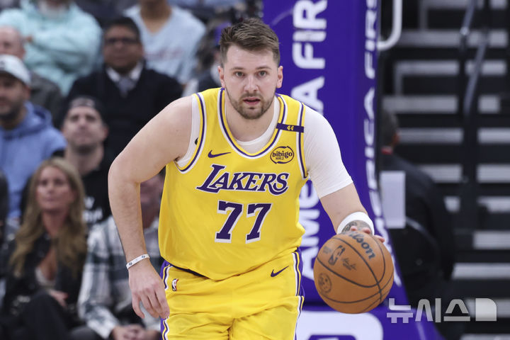 [솔트레이크시티=AP/뉴시스] 미국프로농구(NBA) 로스앤젤레스(LA) 레이커스의 루카 돈치치. 2025. 2. 12.