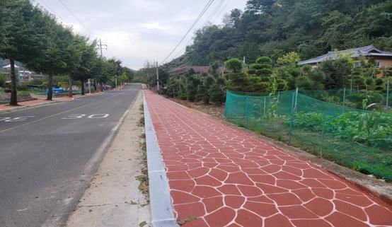 [창녕=뉴시스] 영산 구계도로 보행로 설치사업. (사진= 창녕군 제공) 2025.02.13. photo@newsis.com *재판매 및 DB 금지