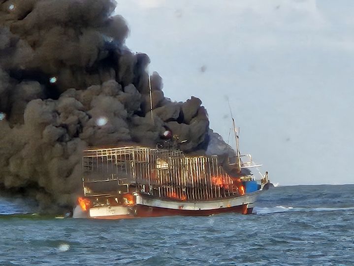 부안 왕등도 인근 화재 선박 (사진=부안해경 제공) *재판매 및 DB 금지