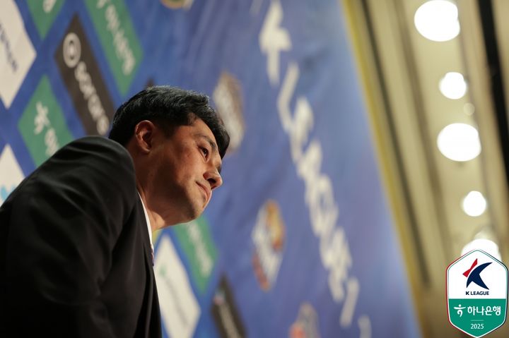 [서울=뉴시스]K리그1 FC안양 유병훈 감독. (사진=프로축구연맹 제공)