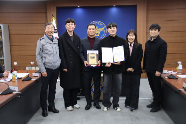 [대구=뉴시스] 대구 성서경찰서는 대구경찰청이 평가하는 2024년 하반기 베스트 여청수사팀 1위에 여청수사1팀이 선정됐다. (사진=대구 성서경찰서 제공) 2025.02.13. photo@newsis.com *재판매 및 DB 금지