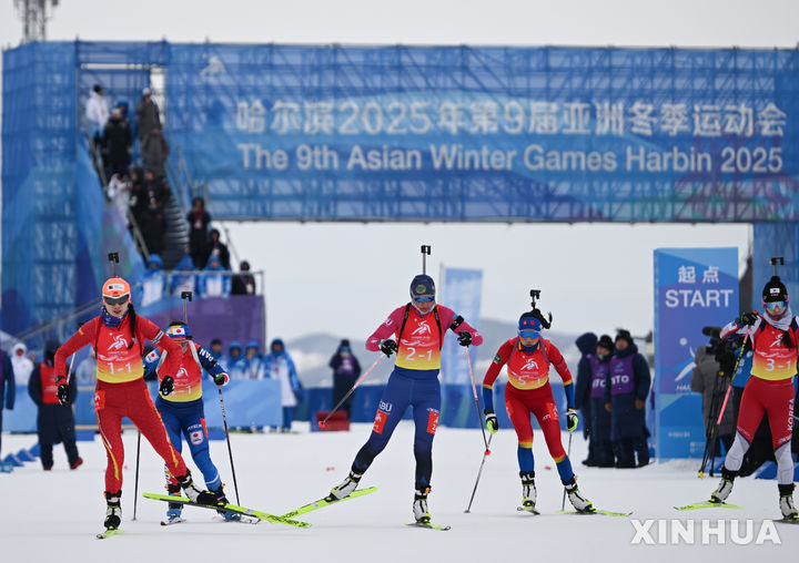 [야부리=신화/뉴시스] 2025 하얼빈 동계아시안게임 바이애슬론 여자 계주 4×6㎞ 경기에 출전한 고은정(오른쪽 1번째). 2025. 2. 13.