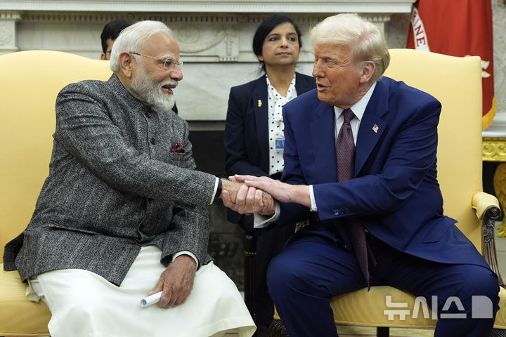 美·인도, 잠정 무역합의 내용 발표…트럼프 관세 18%로 인하