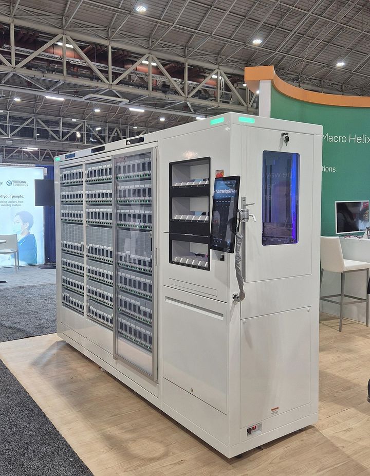 [서울=뉴시스] 전자동 바이알 조제 장비 ‘카운트메이트(Countmate)’ (사진=한미약품 제공) 2025.02.14. photo@newsis.com *재판매 및 DB 금지