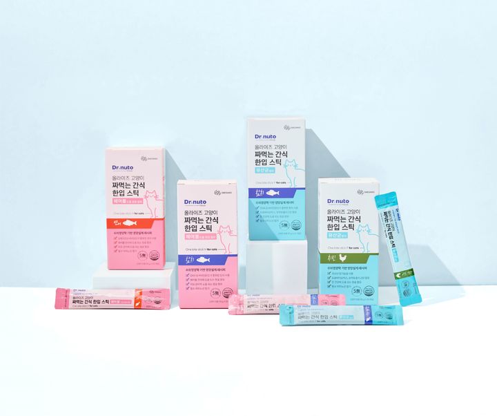 대상펫라이프 닥터뉴토, '올라이즈 고양이 짜먹는 간식 한입 스틱' 4종 출시.(사진=대상펫라이프 제공) *재판매 및 DB 금지