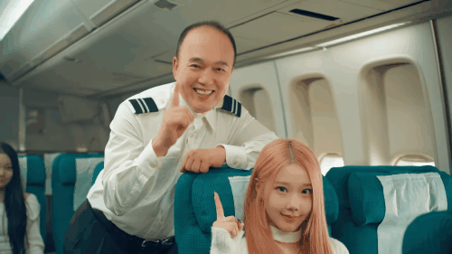 [서울=뉴시스] 국토교통부가 영상으로 제작한 항공기 난기류(turbulence) 사고 위험성을 알리기 위한 1초 캠페인. 2025.02.14. (사진=인천공항공사 유튜브) photo@newsis.com *재판매 및 DB 금지