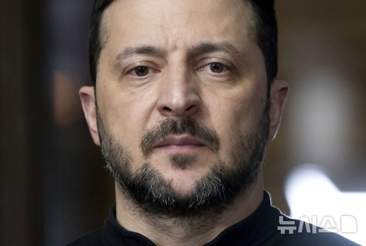 [뮌센=AP/뉴시스] 지난 15일(현지 시간) 독일 뮌헨안보회의에 참석 중인 볼로디미르 젤렌스키 우크라이나 대통령. 2025.02.17.