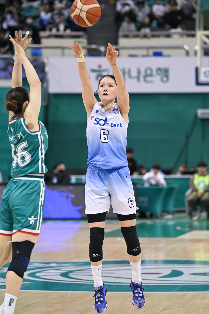 [서울=뉴시스] 여자프로농구 인천 신한은행의 최이샘. (사진=WKBL 제공 *재판매 및 DB 금지