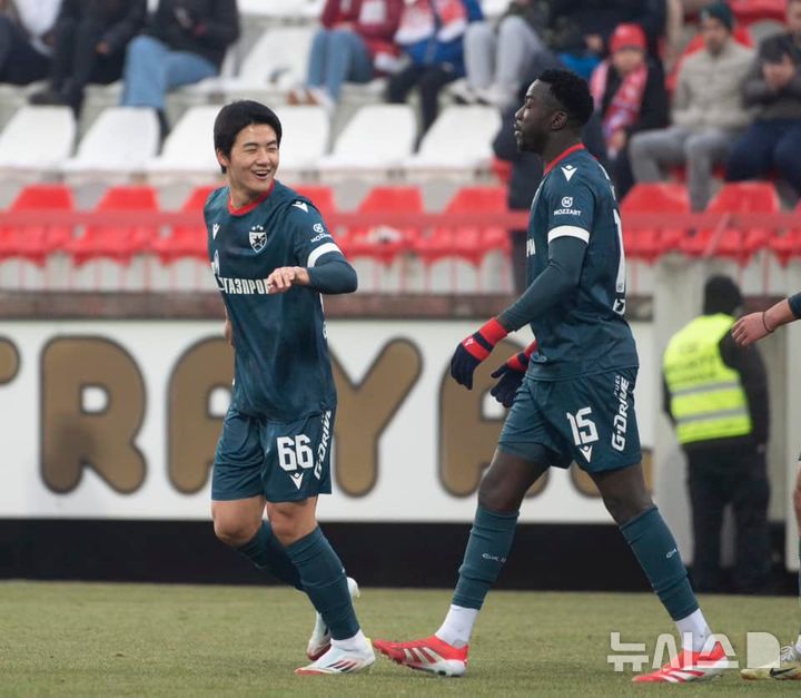 [서울=뉴시스] 세르비아 프로축구 수페르리가 츠르베나 즈베즈다의 설영우. (사진=츠르베나 즈베즈다 SNS 캡처) *재판매 및 DB 금지