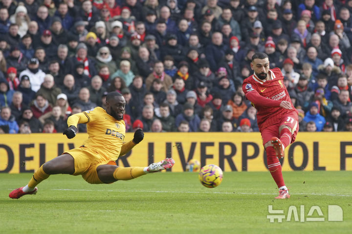 [리버풀=AP/뉴시스] 잉글랜드 프로축구 프리미어리그(EPL) 리버풀의 모하메드 살라. 2025.02.16.