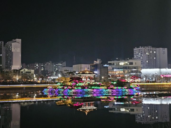 [서산=뉴시스] 김덕진 기자=서산중앙호수공원 야경. 2025.02.17. spark@newsis.com *재판매 및 DB 금지