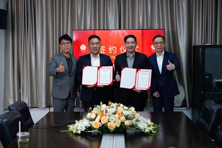 [서울=뉴시스] 제테마는 자회사 제테마 상하이가 중국 파트너사 화동 에스테틱스와 히알루론산 필러 'e.p.t.q'(에피티크)의 유통 및 판촉 계약을 체결했다고 17일 밝혔다. 왼쪽부터 제테마 김재영 대표, 제테마 상해 김화승 대표, 화동 에스테틱스 CEO 리루이, 화동 에스테틱스 평싱푸 회장 (사진=제테마 제공) 2025.02.17. photo@newsis.com *재판매 및 DB 금지