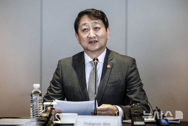 [서울=뉴시스] 정병혁 기자 = 안덕근 산업통상자원부 장관 2025.02.17. jhope@newsis.com