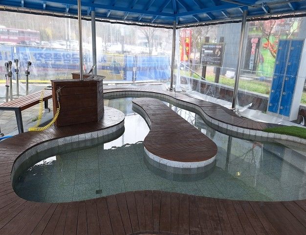 [계룡=뉴시스]계룡시 금암 족욕장 전경. 2025. 02. 18 photo@newsis.com *재판매 및 DB 금지