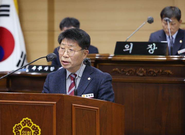 [부여=뉴시스] 조명휘 기자 = 조덕연(국민의힘·다선거구) 부여군의원이 18일 제290회 부여군의회 임시회 제1차 본회의에 앞서 5분 발언을 하고 있다. (사진= 부여군의회 제공) 2025.02.18. photo@newsis.com *재판매 및 DB 금지