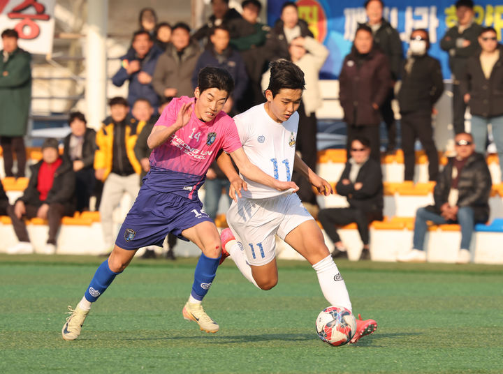 [함양=뉴시스] 함양군청 함양FC U-18는 지난 16일 청운고와의 경기에서 3대1로 승리했다. *재판매 및 DB 금지 *재판매 및 DB 금지