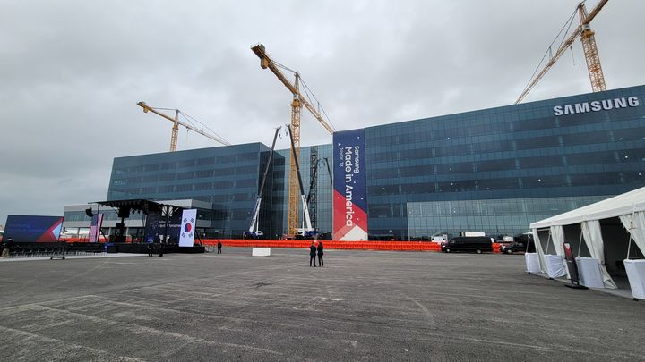 글로벌 빅테크, AI 투자 가속...삼성·SK하이닉스 수혜 가시화 - 뉴스 썸네일 이미지