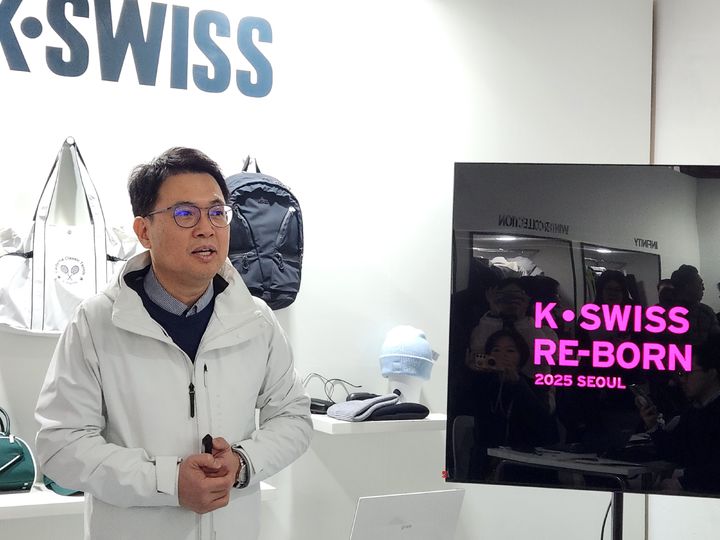 [서울=뉴시스] 이주혜 기자 = 19일 서울 성동구 어브 스튜디오에서 열린 케이스위스 한국 재론칭 기자 간담회에서 박종현 케이스위스 대표가 발언하고 있다. 2025. 02. 19. *재판매 및 DB 금지