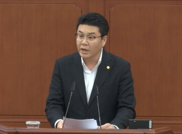 [대전=뉴시스] 조명휘 기자 = 정명국(국민의힘·동구3) 대전시의원이 20일 제284회 제2차 본회의에서 5분 발언을 하고 있다. 2025.02.20. photo@newsis.com *재판매 및 DB 금지