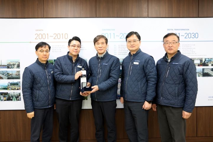 [부산=뉴시스] 부산교통공사가 '제17회 교육메세나탑'에서 7번째 교육메세나탑을 수상했다. (사진=부산교통공사 제공) 2025.02.20. photo@newsis.com *재판매 및 DB 금지