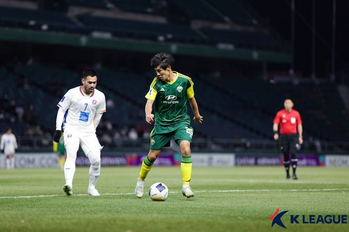 [서울=뉴시스] 프로축구 K리그1 전북 현대의 최철순. (사진=한국프로축구연맹 제공) *재판매 및 DB 금지