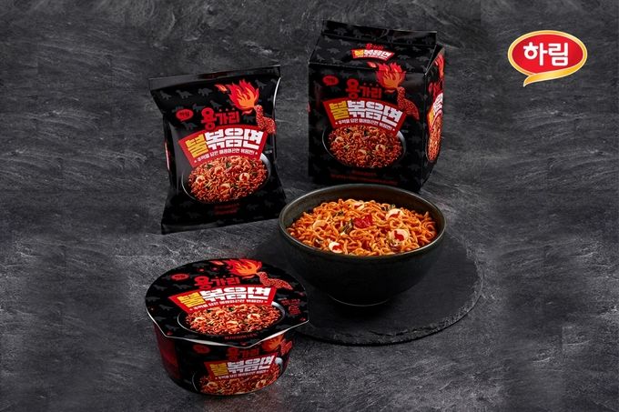 용가리 불 볶음면 제품.(사진=하림 제공) *재판매 및 DB 금지