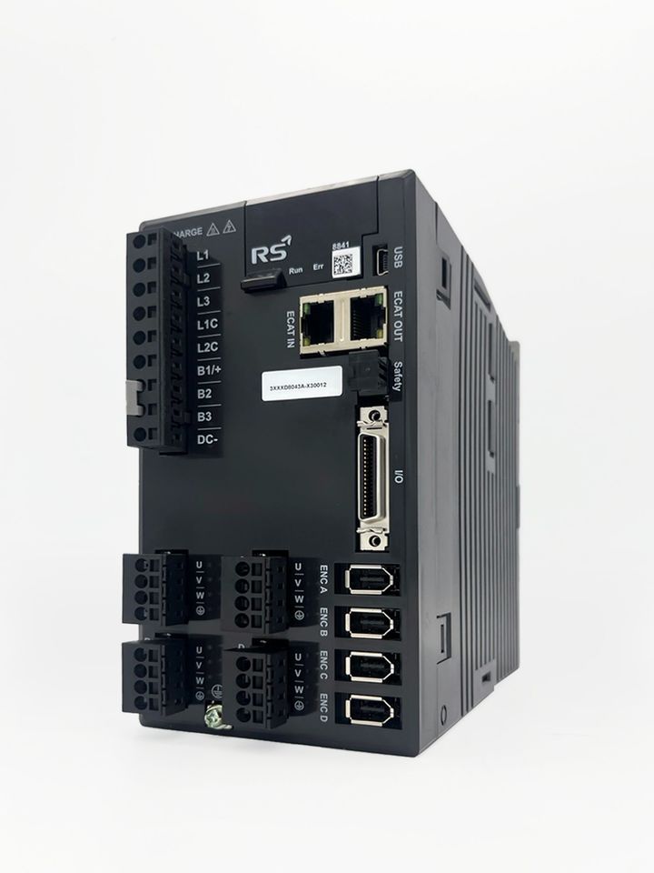 알에스오토메이션 세계 최소형 4축 제어 드라이브..(사진=알에스오토메이션 제공) *재판매 및 DB 금지