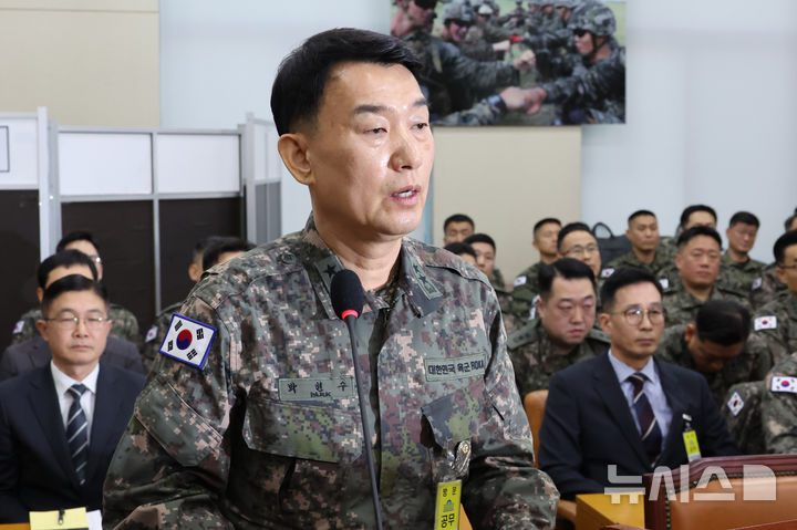 [서울=뉴시스] 조성우 기자 = 12·3 비상계엄 당시 정치인 체포조 운영에 가담한 혐의로 재판에 넘겨진 박헌수 전 국방부 조사본부장(사진)이 첫 공판에서 혐의를 부인했다. (사진=뉴시스DB) 2026.05.14. xconfind@newsis.com
