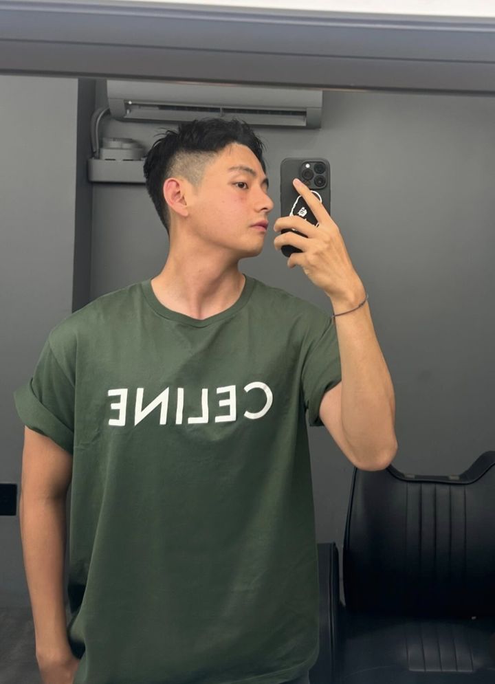 [서울=뉴시스]  글로벌 슈퍼 그룹 '방탄소년단'(BTS) 멤버 뷔가 근황을 공개했다. (사진=뷔 인스타그램 캡처) 2025.02.23. photo@newsis.com *재판매 및 DB 금지