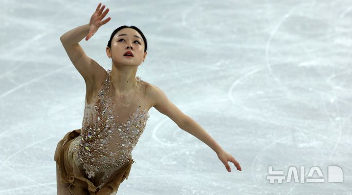 [서울=뉴시스] 고범준 기자 = 피겨 김채연이 23일 오후 서울 양천구 목동 아이스링크에서 열린 2025 ISU 4대륙 피겨 선수권대회 여자 싱글 프리스케이팅에서 연기를 펼치고 있다. 2025.02.23. bjko@newsis.com