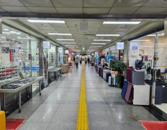 [서울=뉴시스] 명동 지하도상가. 2025.02.24. (사진=서울시설공단 누리집 갈무리) *재판매 및 DB 금지