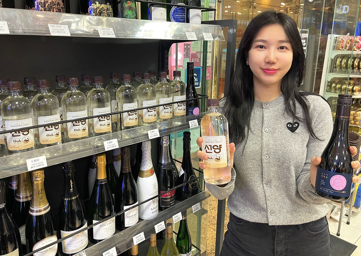 'K주류 플랫폼' GS25, 선양오크 소주·한영석 청명주 선보인다 - 뉴스 썸네일 이미지