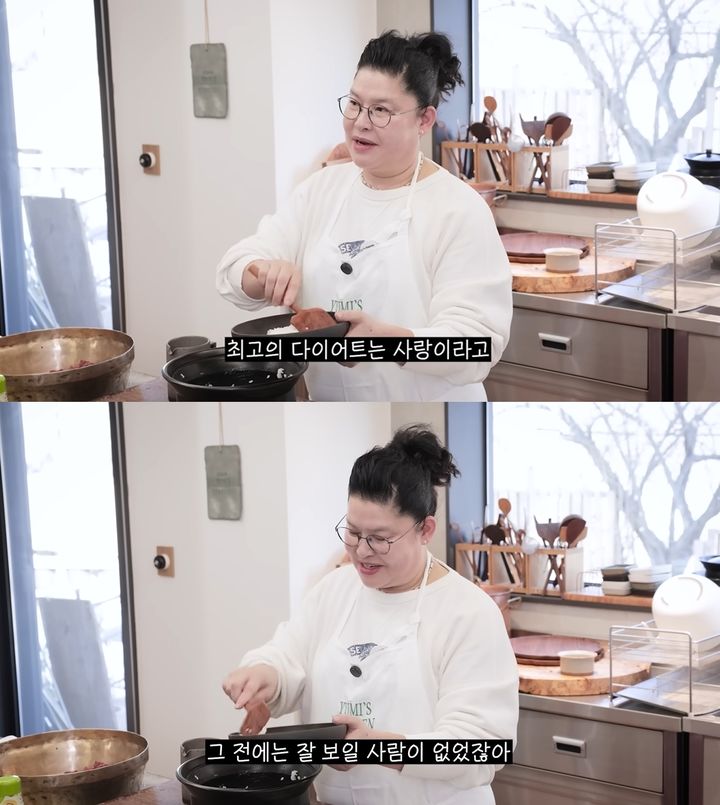 [서울=뉴시스] 코미디언 이영자가 배우 황동주와의 러브라인을 암시하는 듯한 발언에 누리꾼들의 관심이 쏠리고 있다. (사진=유튜브 채널 '이영자 TV') *재판매 및 DB 금지