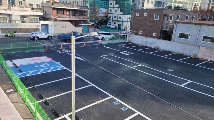 [부산=뉴시스] 동래구 온천천 카페거리 공영주차장 모습. (사진=동래구 제공) 2025.02.24. photo@newsis.com *재판매 및 DB 금지