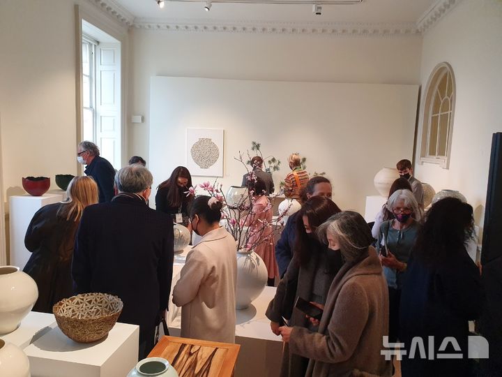 [이천=뉴시스] 지난해 이천시가 참가한 런던 콜렉트 (사진=이천시 제공) 2025.02.25.photo@newsis.com