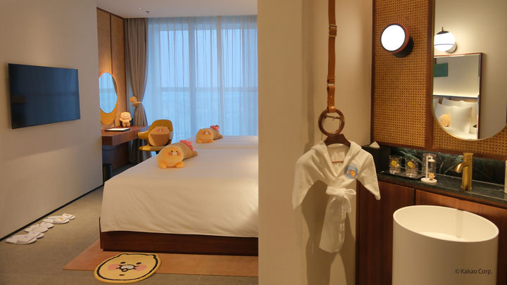 [서울=뉴시스] 카카오가 안다즈 발리에 이어 L7 웨스트 레이크 하노이 바이 롯데와 카카오프렌즈 캐릭터 사용에 대한 라이선스 계약을 체결했다고 25일 밝혔다. 사진은 L7 웨스트 레이크 하노이 (사진=카카오 제공) *재판매 및 DB 금지