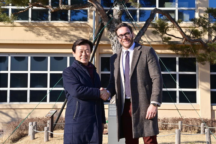 [진주=뉴시스]네마냐 그르비치 주한 세르비아 대사, 진주시 공식 방문.(사진=진주시 제공).2025.02.25.photo@newsis.com *재판매 및 DB 금지