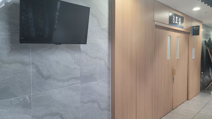 [안성=뉴시스] 박종대 기자 = 유가족이 대기 중인 빈소. 2025.02.25. pjd@newsis.com *재판매 및 DB 금지