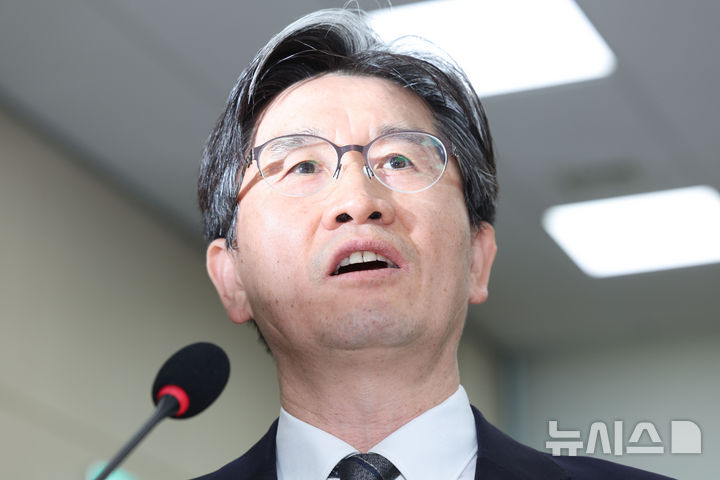 [서울=뉴시스] 권창회 기자 = 오동운 공수처장이 25일 서울 여의도 국회에서 열린 윤석열 정부의 비상계엄 선포를 통한 내란혐의 진상규명 국정조사 특별위원회 전체회의 청문회에서 의원질의에 답하고 있다. 2025.02.25. kch0523@newsis.com