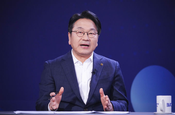 [광주=뉴시스] 제2회 전국시도지사협의회 정책토론회 참석한 강기정 광주시장. (사진=광주시청 제공). photo@newsis.com *재판매 및 DB 금지