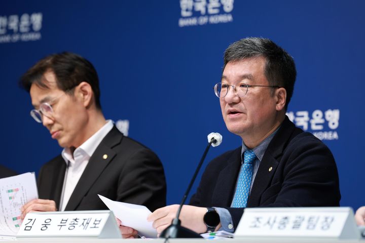 [서울=뉴시스] 김웅 한국은행 부총재보가 25일 오후 서울 중구 한국은행에서 열린 경제전망 설명회에서 발언하고 있다. (사진=한국은행 제공) 2025.02.25. photo@newsis.com *재판매 및 DB 금지