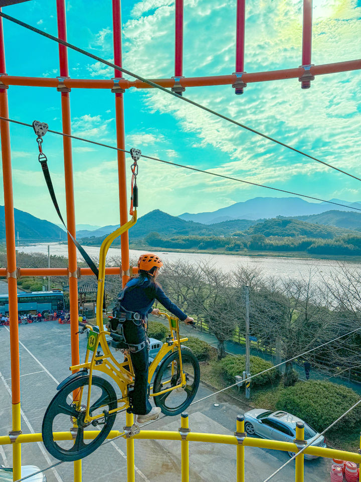 [구례=뉴시스]섬진강 스카이바이크 체험시설. (사진=구례군 제공) 2025.02.26. photo@newsis.com *재판매 및 DB 금지